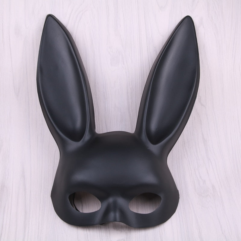 Máscara de conejito negro