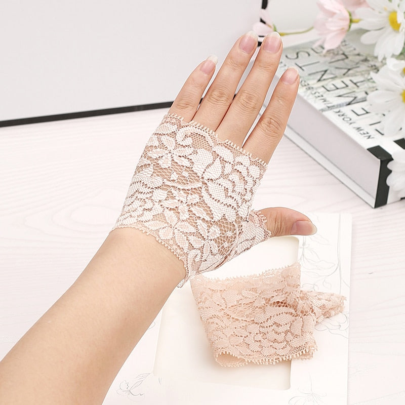 Lace Gloves For Women - Complexion 9CM / One Size