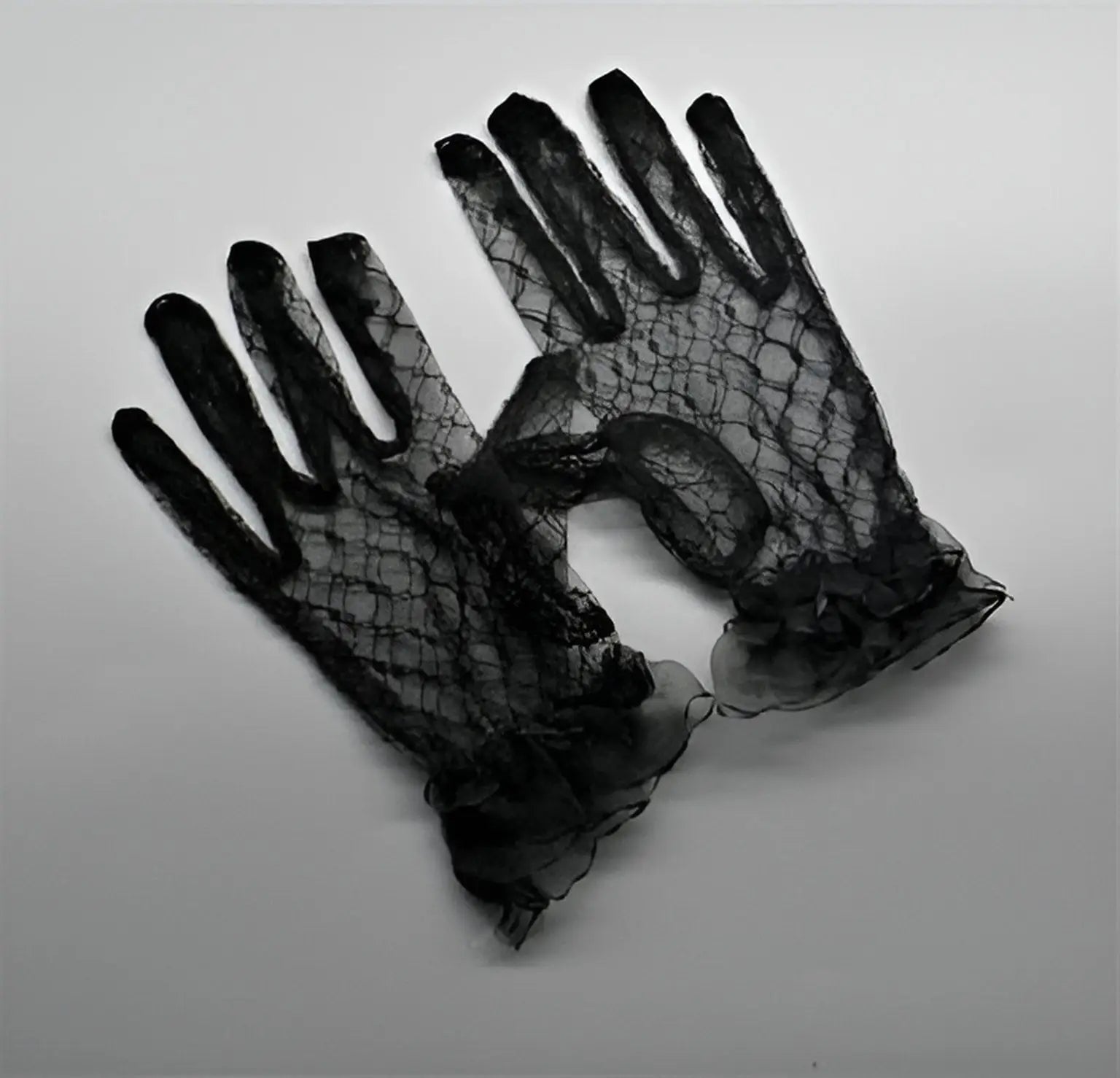 Short Victorian Gloves